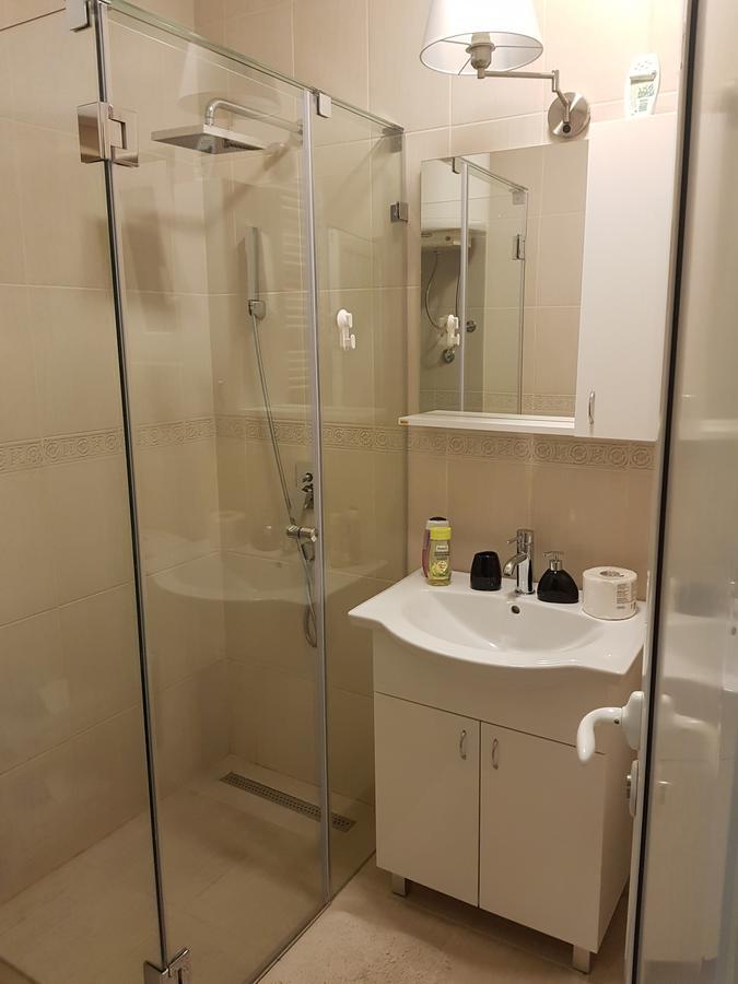 Sara - Modern Apartment In The City Center Novi Sad Eksteriør billede