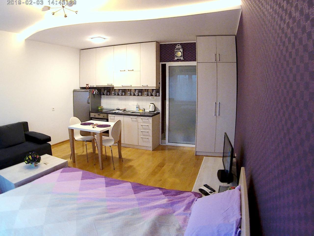 Sara - Modern Apartment In The City Center Novi Sad Eksteriør billede
